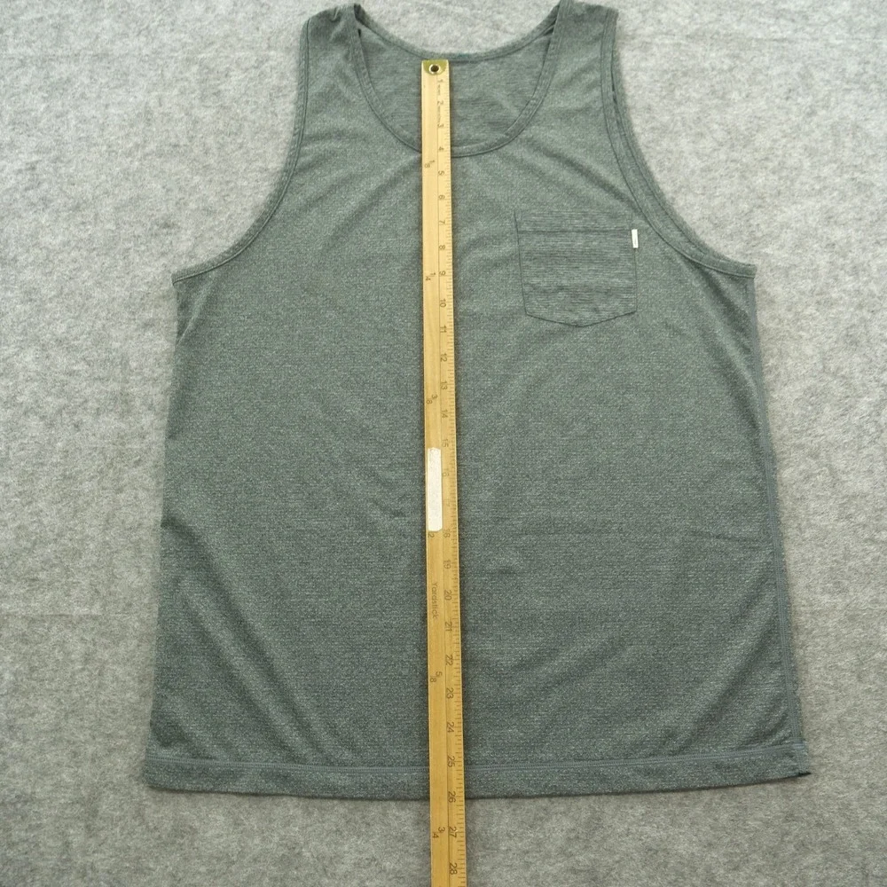 Vuori Shirt mens Large Gray Tank Sleeveless Pocket logo Active Outdoors - Picture 6 of 7